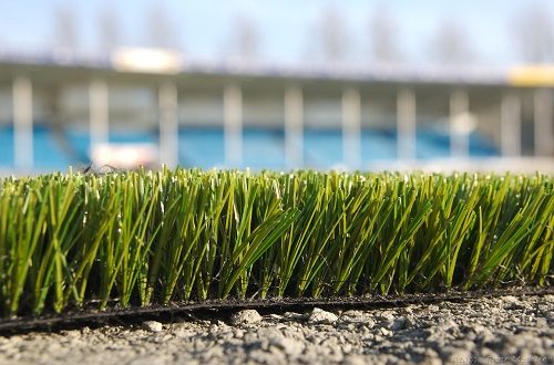 Prato sintetico sul terrazzo: guida pratica alla scelta migliore